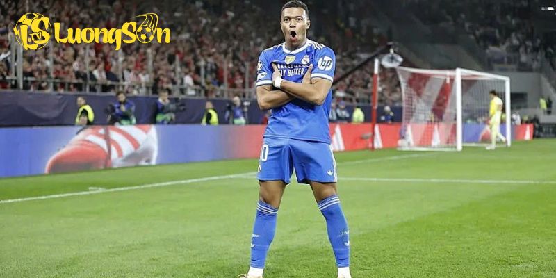 Kylian Mbappé từ ngôi sao PSG thành sát thủ tại Real